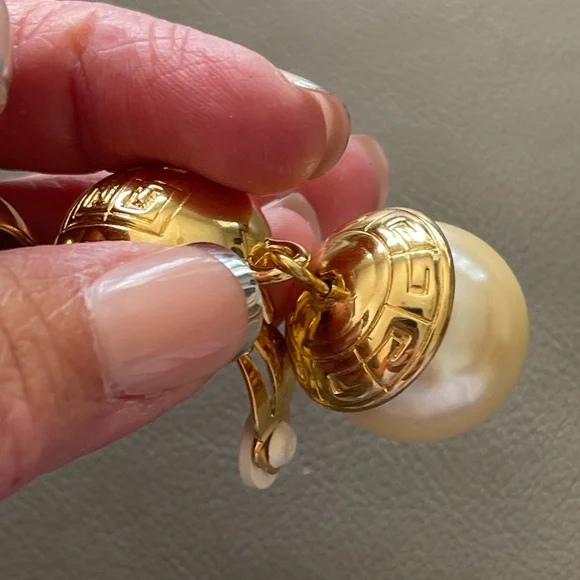 Vintage Givenchy Gold Logo & Faux Pearl Drop Clip-On Earrings - Picture 5 of 6